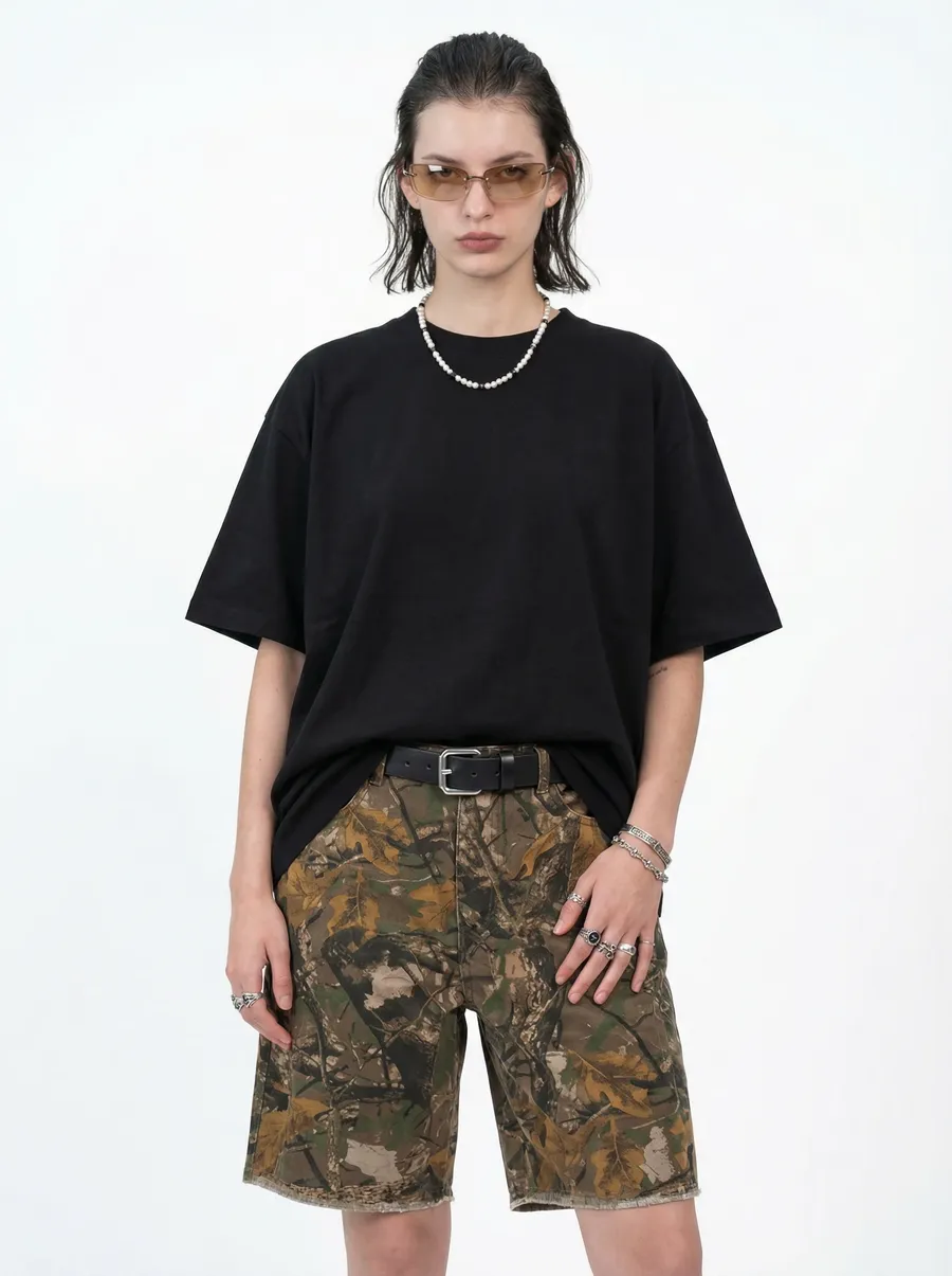 305G Heavyweight T-Shirt on model, image 3