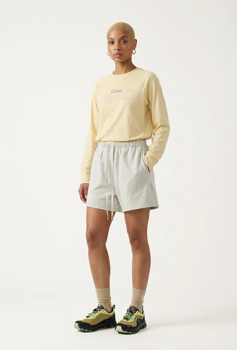 425G Heavyweight Shorts on model, image 4